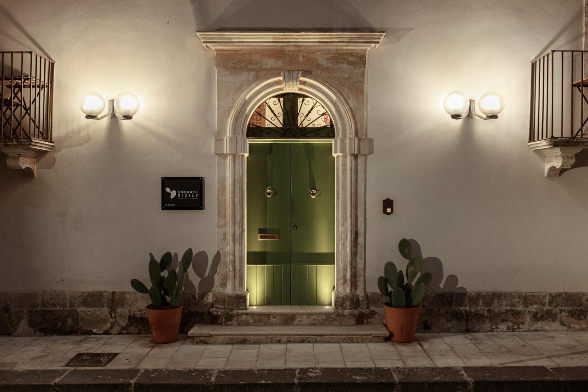 Embrace Sicily Guest House Noto Buitenkant foto